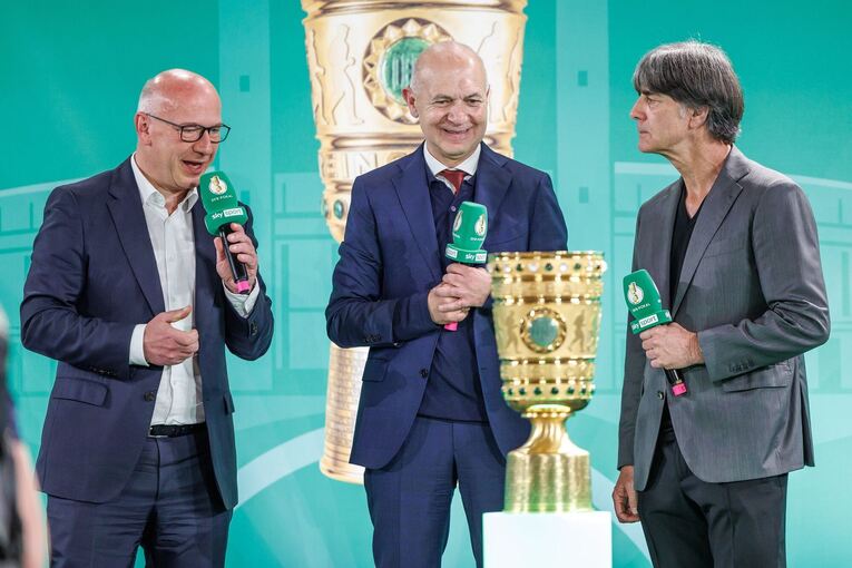 DFB-Pokal Handover-Zeremonie vor dem Finale