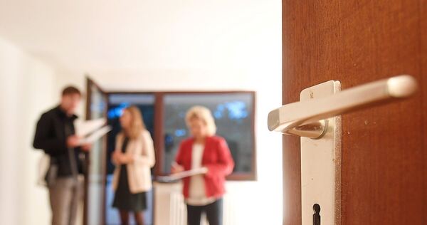 Fast 300 Euro Miete mehr im Monat? Betroffene wie in Remseck müssen nicht jeden Preis auf den Tisch blättern.