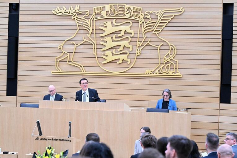 Konstituierende Sitzung des Landtags von Baden-Württemberg Konstituierende Sitzung des Landtags von Baden-Württemberg