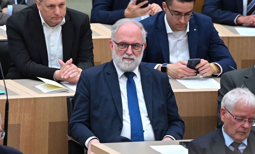 Konstituierende Sitzung des Landtags von Baden-Württemberg Konstituierende Sitzung des Landtags von Baden-Württemberg