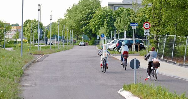 Freie Fahrt: Vom Oßweiler Kreisel führt eine vierte Achse nun ins Fuchshofquartier und zum Sportpark.