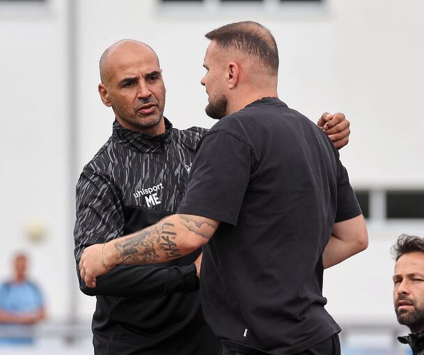 Mario Estasi (links) und SGV-Coach Kushtrim Lushtaku.