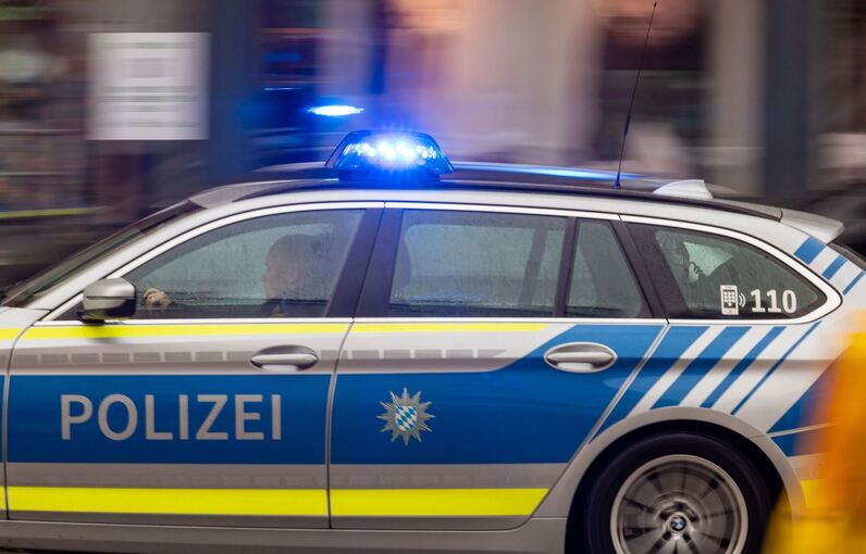Polizeiwagen mit Blaulicht Polizeiwagen mit Blaulicht