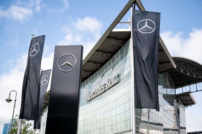 Mercedes-Benz Mercedes-Benz