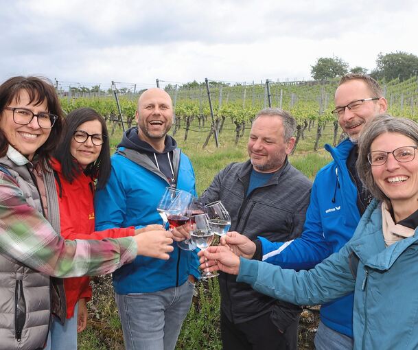 Ein Gläschen Wein darf beim Steillagentag nicht fehlen.