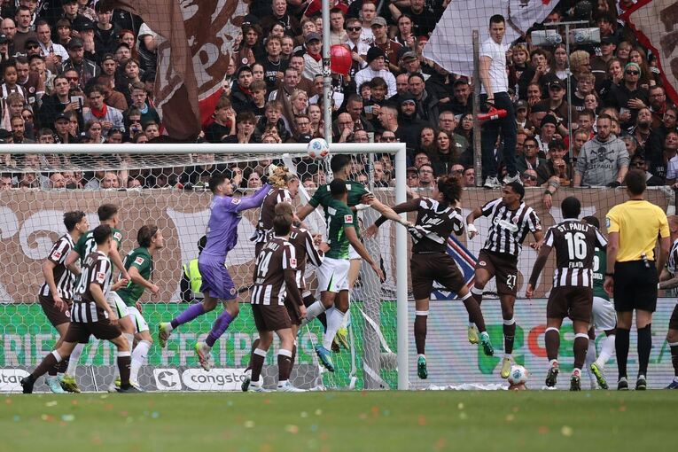 FC St. Pauli - VfL Wolfsburg FC St. Pauli - VfL Wolfsburg