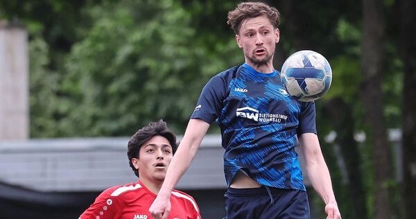 Vier Tore steuert Daniel Divkovic (rechts) beim Kantersieg von Croatia Bietigheim bei.