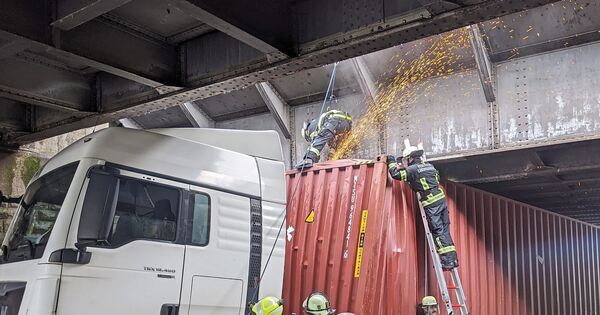 Lkw bleibt in Ludwigsburg an Bahnbrücke hängen: Asperger Straße aktuell ...