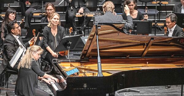 Stimmige, aber erwartbare Programmierung: Die Pianistin Ragna Schirmer musiziert mit den Stuttgarter Philharmonikern.