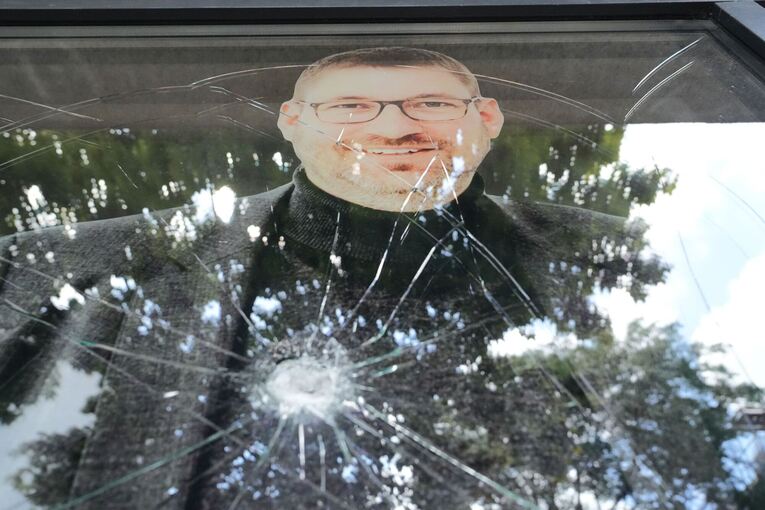 Schüsse auf SPD-Wahlkreisbüro in Berlin Schüsse auf SPD-Wahlkreisbüro in Berlin