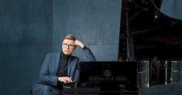 Vikingur Ólafsson.