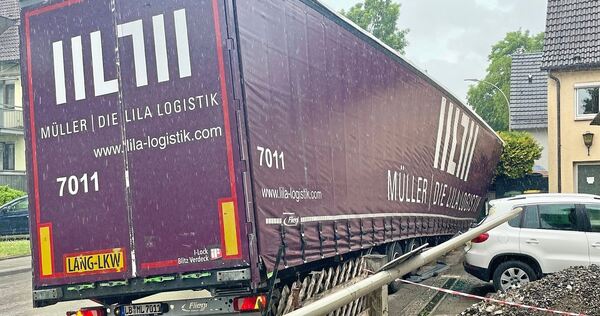 Der verunglückte Lastwagen.