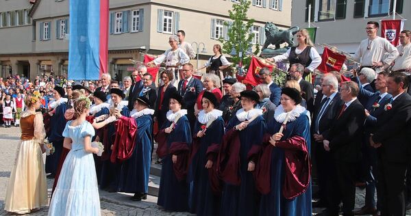 Vaihingen feiert über Pfingsten sein Traditionsfest: Alles steht im Zeichen des Maientags. Höhepunkt ist der Festzug am Montagmorgen.