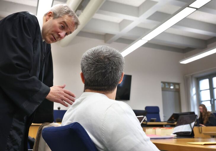 Prozess wegen Doppelmordes Prozess wegen Doppelmordes