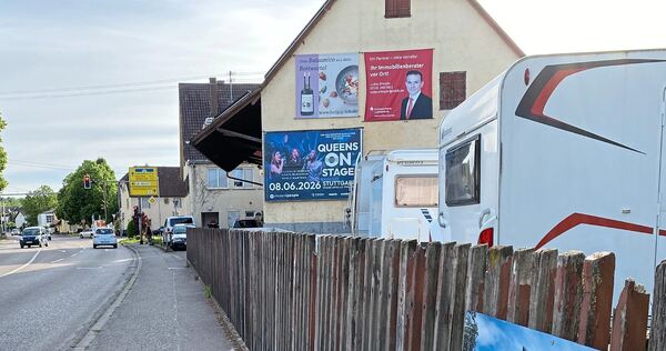 Werbeplakate an der Straße wie hier an der Rosenkreuzung möchte die Stadtverwaltung künftig einschränken. Werbeplakate an der Straße wie hier an der Rosenkreuzung möchte die Stadtverwaltung künftig einschränken.