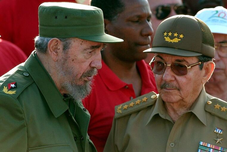 Raúl und Fidel Castro
