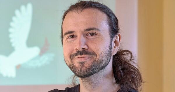 Danko Brkić von der Deutschen Friedensgesellschaft – Vereinigte KriegsdienstgegnerInnen.