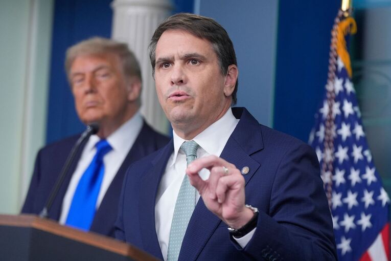 Präsident Donald Trump und Justizminister Todd Blanche
