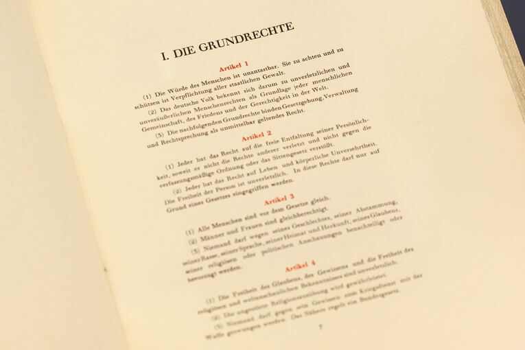 Bundestag - Originalausgabe Grundgesetz Bundestag - Originalausgabe Grundgesetz