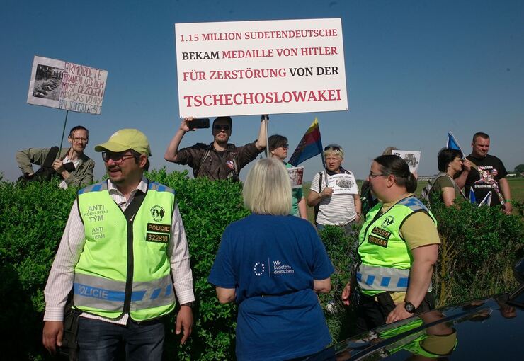 76. Sudetendeutscher Tag in Tschechien - Versöhnungsmarsch 76. Sudetendeutscher Tag in Tschechien - Versöhnungsmarsch