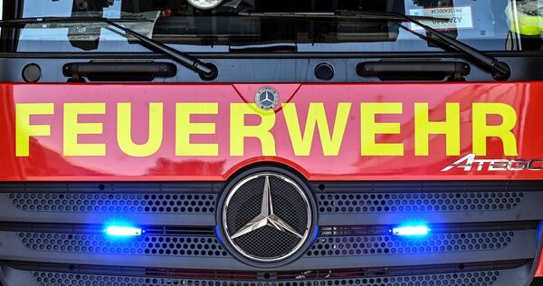 Feuerwehrfahrzeug - Symbolbild Feuerwehrfahrzeug - Symbolbild