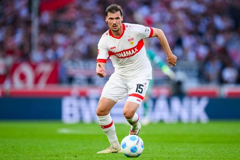 VfB Stuttgart - FC Augsburg VfB Stuttgart - FC Augsburg
