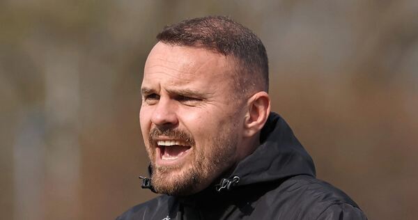 Gibt auch in der Spielzeit 2026/27 beim SGV Freiberg den Ton an: Trainer Kushtrim Lushtaku.