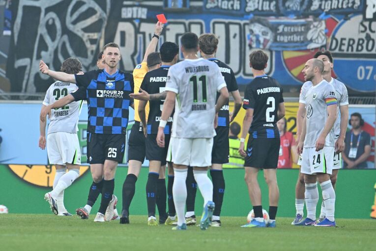 SC Paderborn 07 - VfL Wolfsburg SC Paderborn 07 - VfL Wolfsburg