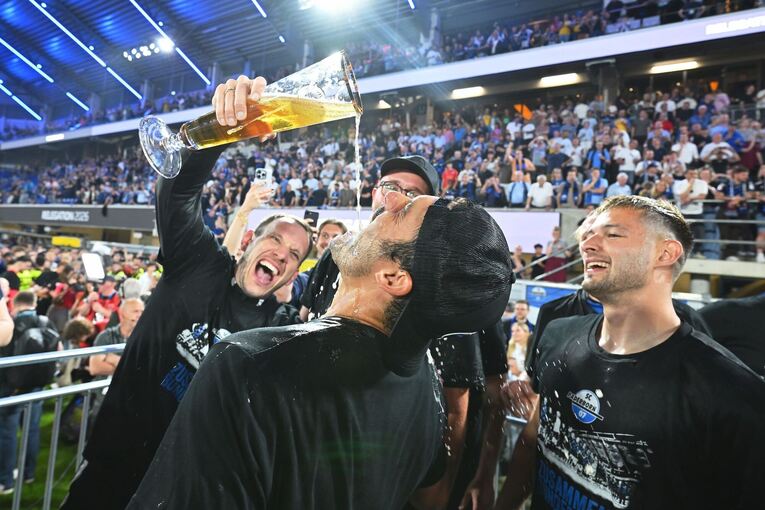 SC Paderborn 07 - VfL Wolfsburg SC Paderborn 07 - VfL Wolfsburg