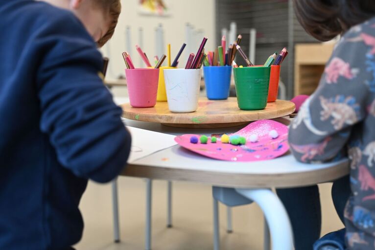 Umfrage: Kinder und Erwachsene für Bildungsreformen Umfrage: Kinder und Erwachsene für Bildungsreformen