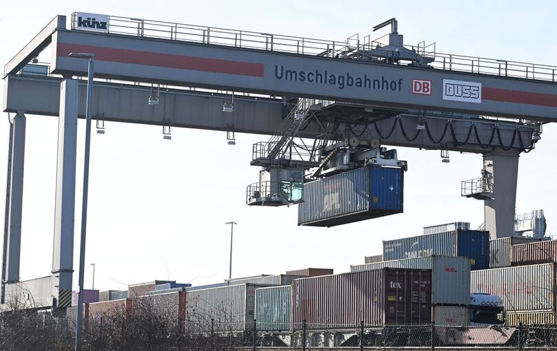 Umschlagbahnhof Logistik und Export Umschlagbahnhof Logistik und Export
