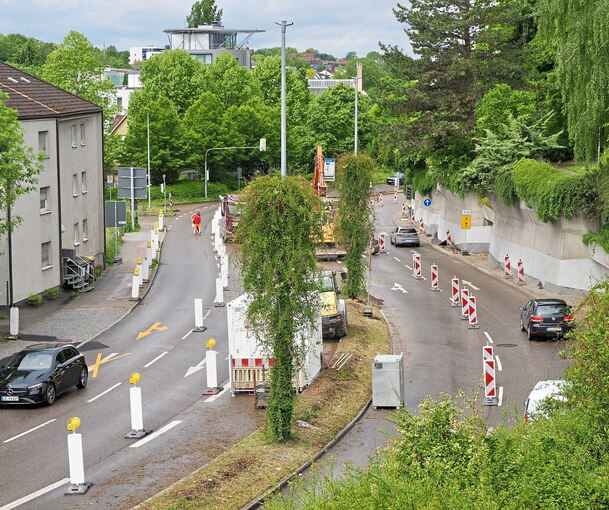Die halbe Ortsdurchfahrt von Bietigheim ist eine Baustelle, an vielen Stellen geht es nur noch jeweils einspurig voran.