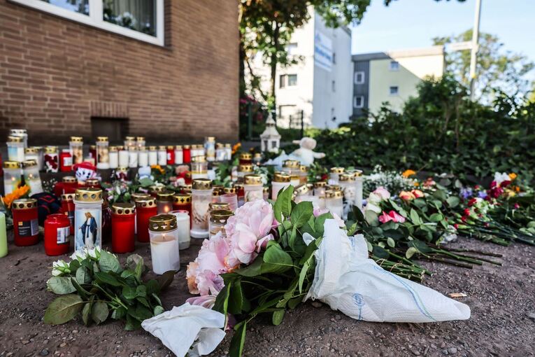 Nach schwerem Unfall vor Schule in Dinslaken Nach schwerem Unfall vor Schule in Dinslaken