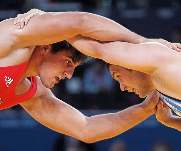 Zwei Ringer im Infight: Die Sportart ist seit der Antike olympisch. In Kornwestheim hat Yasar Demir die Ringerjugend der Skizunft groß gemacht – doch jetzt ist er fristlos raus.