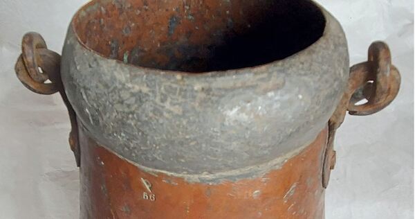 In dieses Pfechtgefäß aus dem Jahr 1826 passt eine „Maas Trüb Eich“. In dieses Pfechtgefäß aus dem Jahr 1826 passt eine „Maas Trüb Eich“.