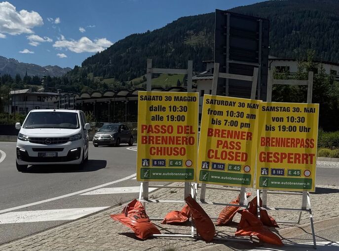 Vor Brennerautobahn mit Totalsperre Vor Brennerautobahn mit Totalsperre