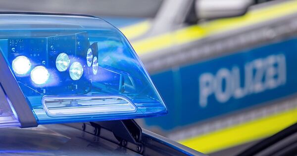 Die Polizei sucht Zeugen. Die Polizei sucht Zeugen.