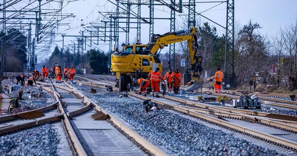 Verzögerungen bei Streckensanierung Hamburg-Berlin Verzögerungen bei Streckensanierung Hamburg-Berlin