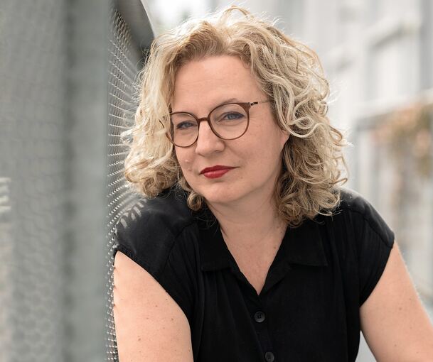 Interessiert sich für Kipppunkte: Daniela Löffler, Hausregisseurin am Staatsschauspiel Dresden und zuletzt im Frühjahr 2024 mit „John Gabriel Borkman“ in Stuttgart.