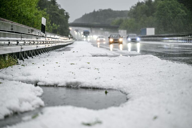 Gewitterfront über Baden-Württemberg