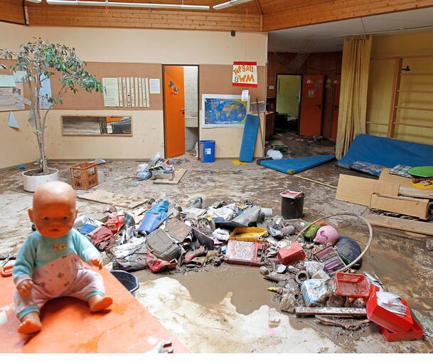 So sah es nach dem verheerenden Hochwasser Anfang Juli 2010 im Ditzinger Kindergarten Hohenstaufenstraße aus. Der Aufbau von Hochwasserrückhaltebecken soll solche Bilder künftig verhindern.
