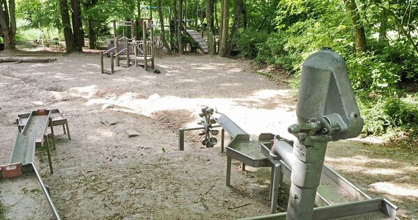 Ein Wasserspielplatz ohne Wasser? In Hoheneck ist ein Schaden durch mutwillige Zerstörung entstanden.