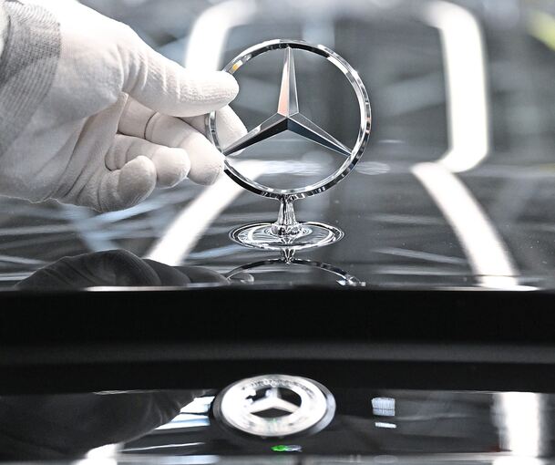 Letzte Handgriffe: Mercedes-Benz sieht die Arbeitskosten in den deutschen Werken als nicht wettbewerbsfähig an.