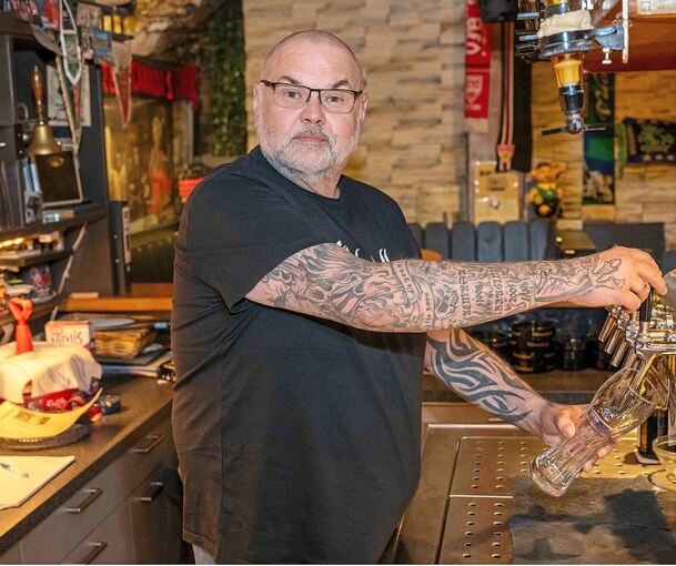 Sascha Hodzic alias Hoss ist seit zehn Jahren Wirt des Kleinsachsenheimer Ratskellers.