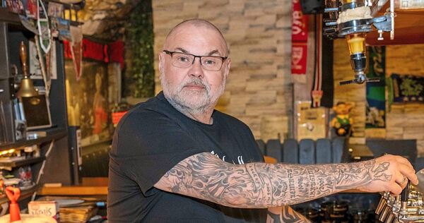 Sascha Hodzic alias Hoss ist seit zehn Jahren Wirt des Kleinsachsenheimer Ratskellers.