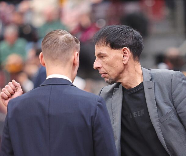 Alexander Reil (r.) hat drei Favoriten für Mikko Riipinens Nachfolge.