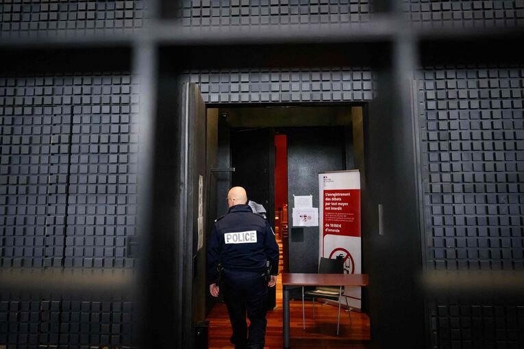 Lebenslange Haft in Frankreich für deutschen «Maskenmann»