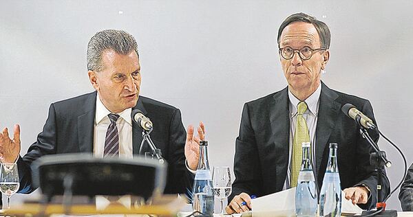 Günther Oettinger (links) und Matthias Wissmann haben schon viele gemeinsame Veranstaltungen erlebt, wie hier 2014 die Isny-Runde. Am 22. Juni sind sie gemeinsam im LKZ-Medienhaus in Ludwigsburg zu Gast.