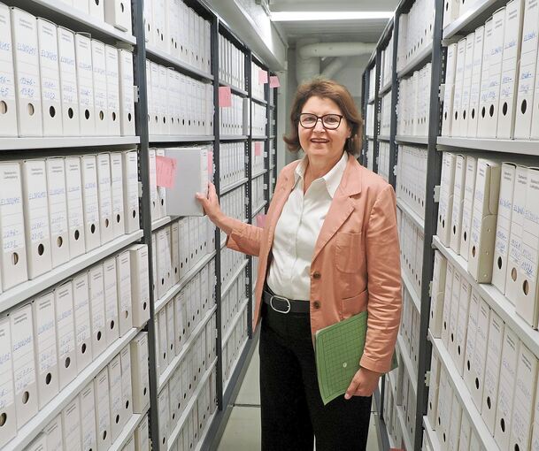 Hier hat alles seine Ordnung: Prof. Dr. Maria Magdalena Rückert ist Referatsleiterin im Staatsarchiv Ludwigsburg.