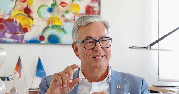 Dietmar Allgaier sieht sich von Bund und Land bei der Bewältigung der Finanzkrise im Stich gelassen.